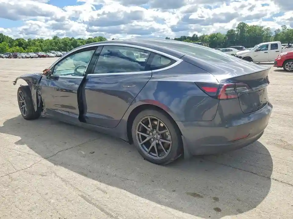 5YJ3E1EB2JF074988 2018 TESLA MODEL 3-1
