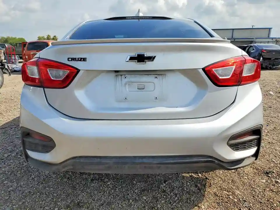 1G1BE5SM4J7207256 2018 CHEVROLET CRUZE-5