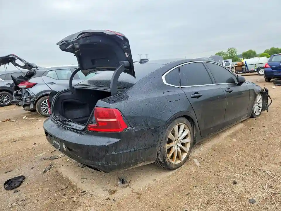 YV1A22MK4H1012321 2017 VOLVO S90-2