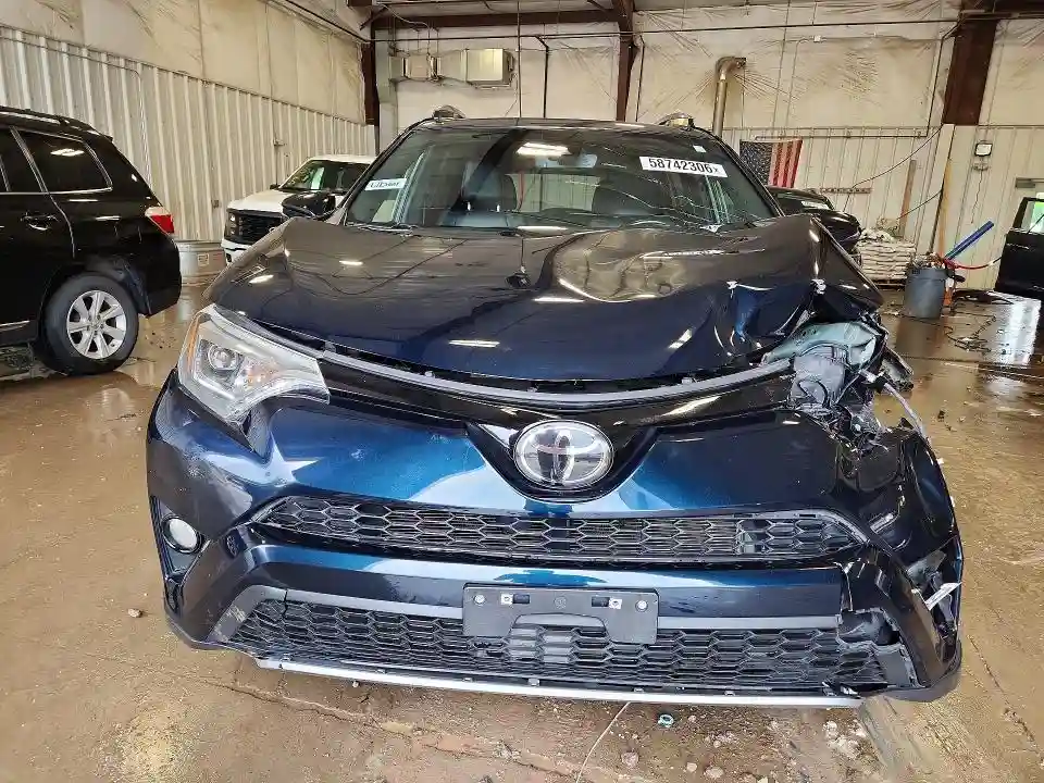 JTMJFREV8JJ733257 2018 TOYOTA RAV4-4