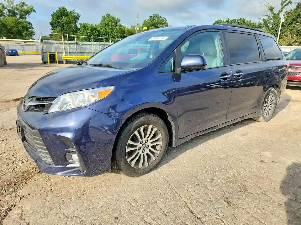 5TDYZ3DC7JS943449 2018 TOYOTA SIENNA-0
