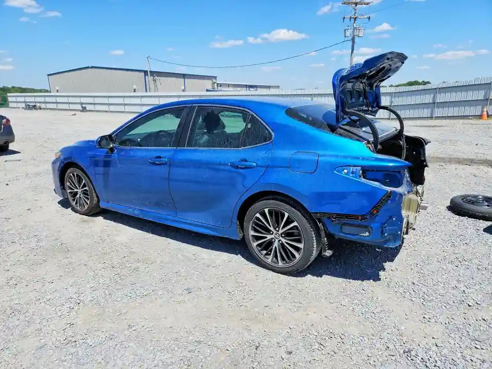 4T1B11HK3JU057462 2018 TOYOTA CAMRY-1