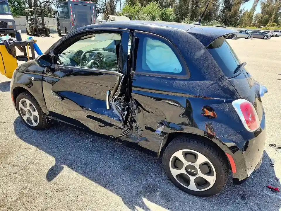 3C3CFFGE9FT667049 2015 FIAT 500-1