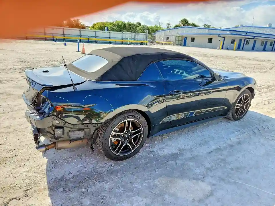 1FATP8UH6M5120519 2021 FORD MUSTANG-2