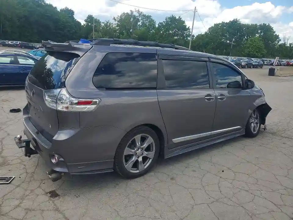 5TDXZ3DC1HS849816 2017 TOYOTA SIENNA-2