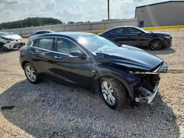 SJKCH5CPXJA044513 2018 INFINITI QX30-3