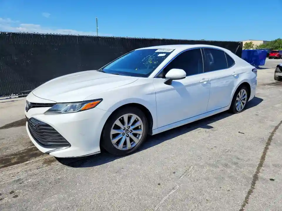 4T1B11HK3JU050432 2018 TOYOTA CAMRY-0