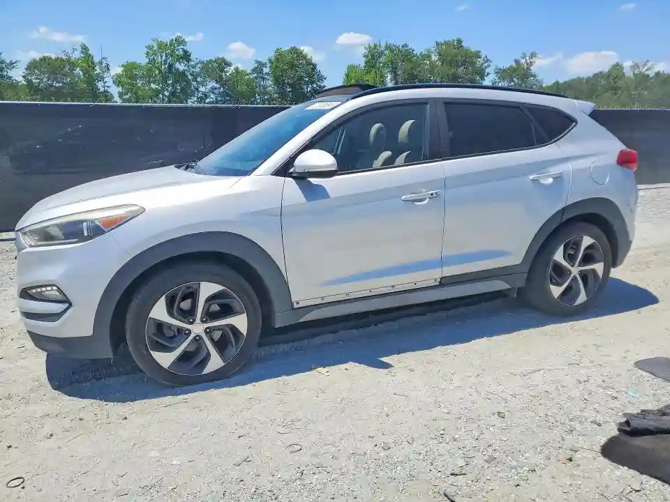 KM8J3CA24JU688765 2018 HYUNDAI TUCSON-0