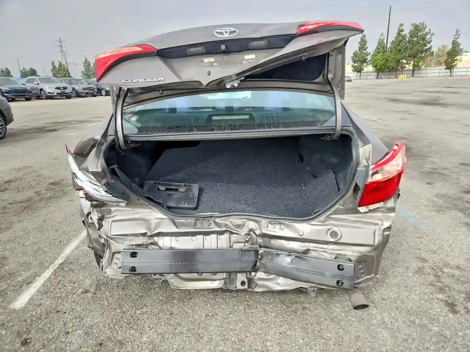 5YFBURHE3KP935006 2019 TOYOTA COROLLA-5
