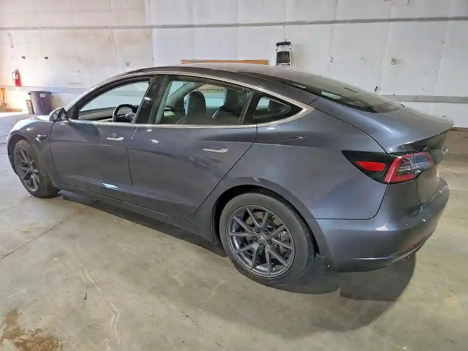 5YJ3E1EA6JF005115 2018 TESLA MODEL 3-1