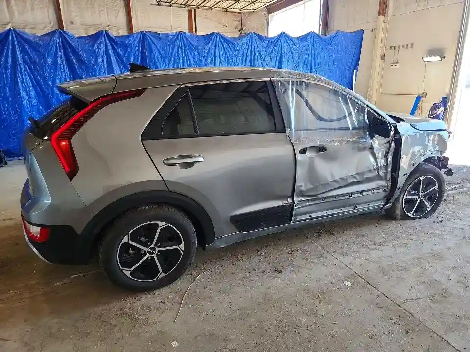 KNDCP3LE9T5324136 2026 KIA NIRO-2
