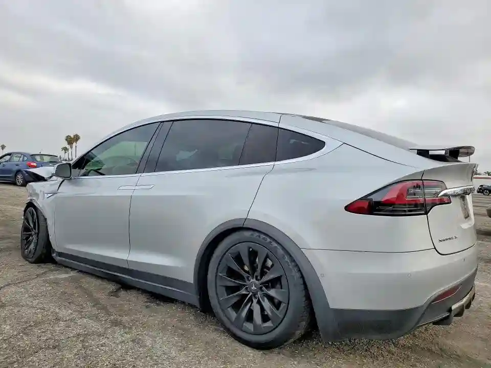 5YJXCAE28GF020966 2016 TESLA MODEL X-1
