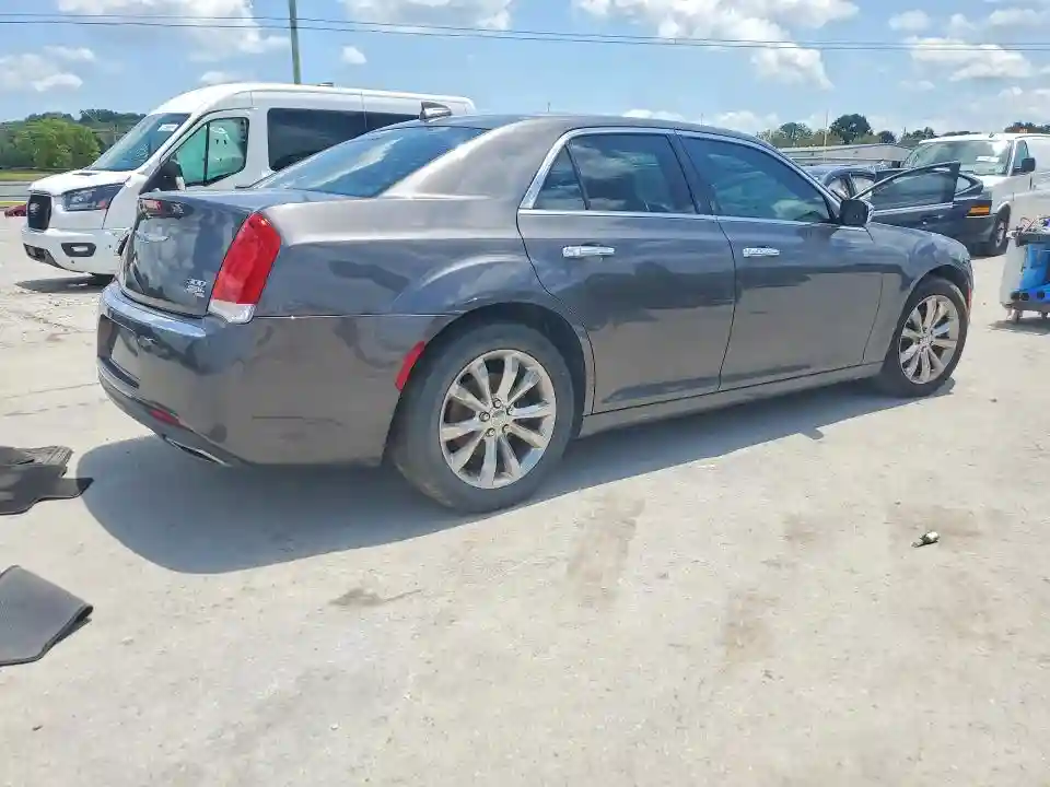 2C3CCAKG8JH250592 2018 CHRYSLER 300-2