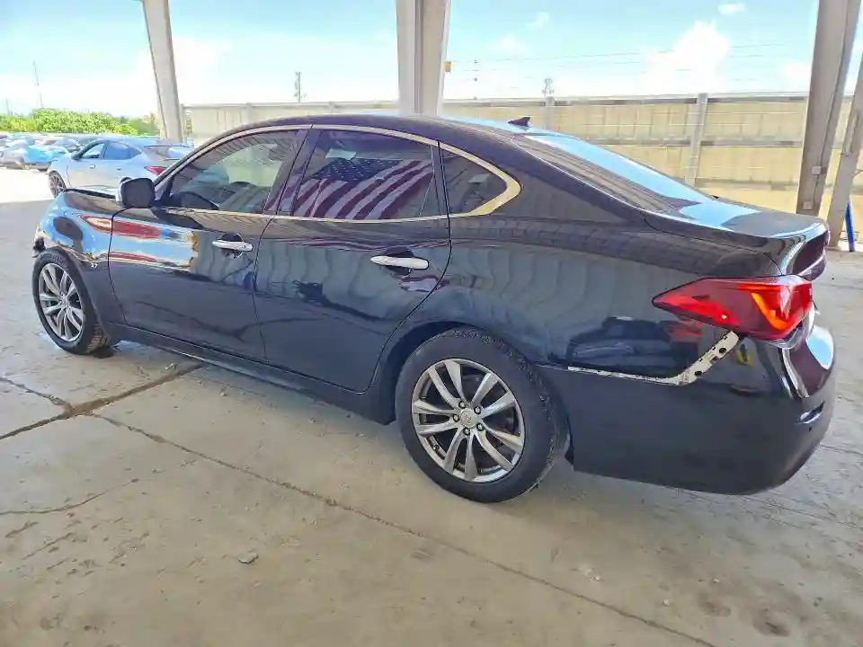 JN1BY1AP7GM220700 2016 INFINITI Q70-1