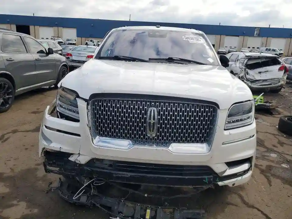 5LMJJ3LT3KEL05287 2019 LINCOLN NAVIGATOR-4