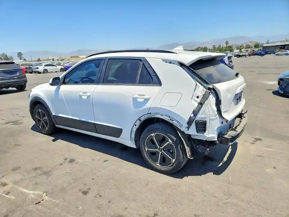 KNDCP3LE4S5237453 2025 KIA NIRO-1