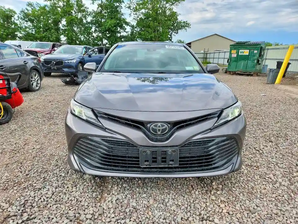 4T1B11HK0JU671840 2018 TOYOTA CAMRY-4