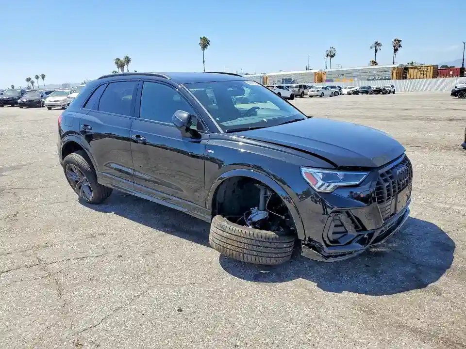 WA1EECF31R1053365 2024 AUDI Q3-3