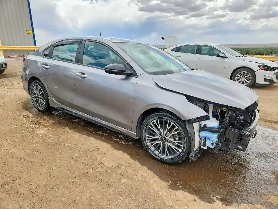 3KPF54AD9RE812566 2024 KIA FORTE-3