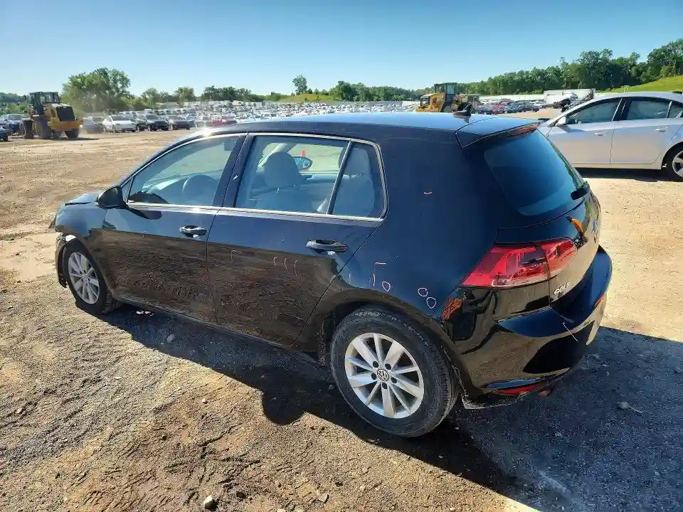 3VW117AU8GM066750 2016 VOLKSWAGEN GOLF-1
