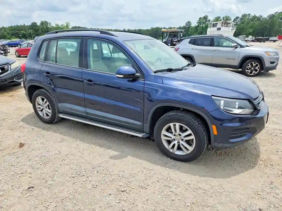 WVGAV7AX3GW600699 2016 VOLKSWAGEN TIGUAN-3