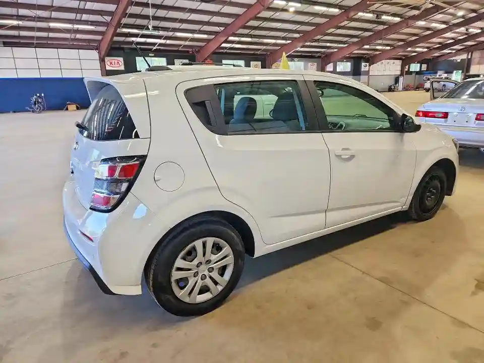 1G1JG6SH7J4132925 2018 CHEVROLET SONIC-2