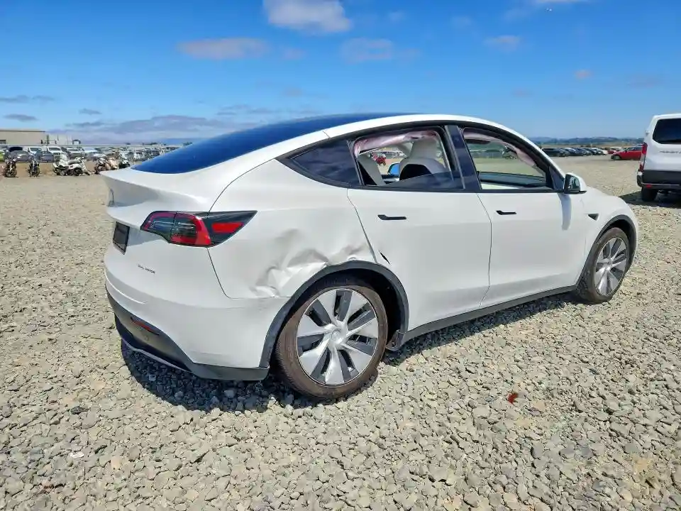 7SAYGAEE4PF683506 2023 TESLA MODEL Y-2