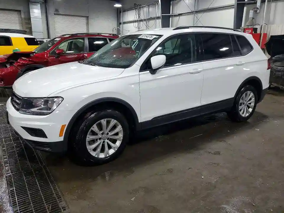 3VV0B7AX8JM047968 2018 VOLKSWAGEN TIGUAN-0