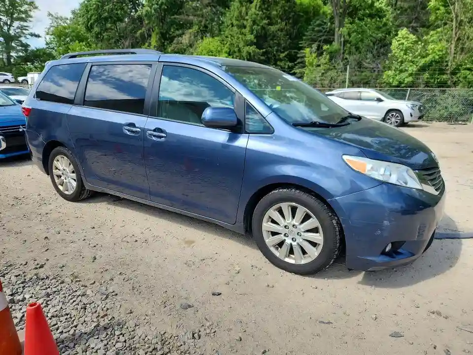 5TDDK3DC5FS095050 2015 TOYOTA SIENNA-3