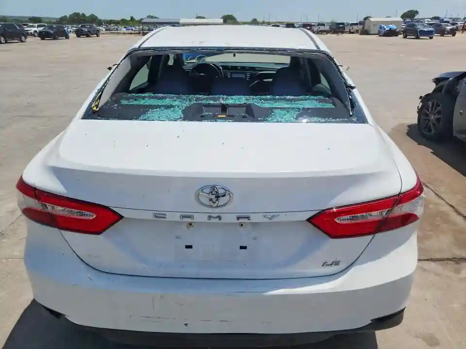4T1B11HK1JU070761 2018 TOYOTA CAMRY-5