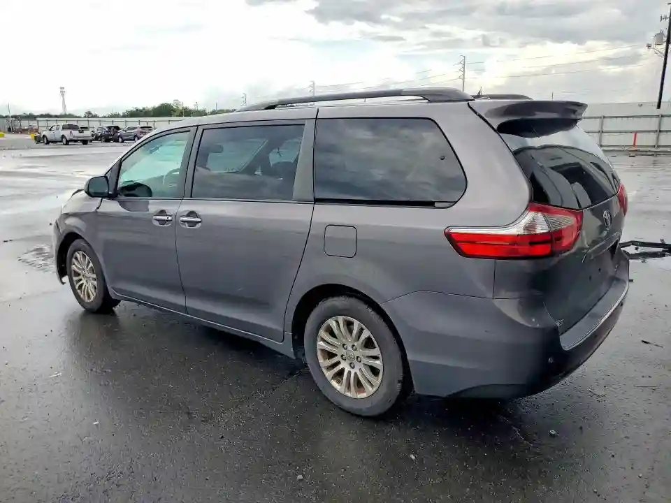 5TDYZ3DC3HS812741 2017 TOYOTA SIENNA-1