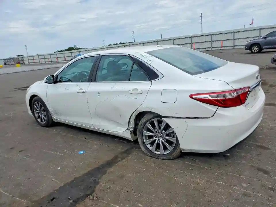 4T1BF1FK0GU579561 2016 TOYOTA CAMRY-1