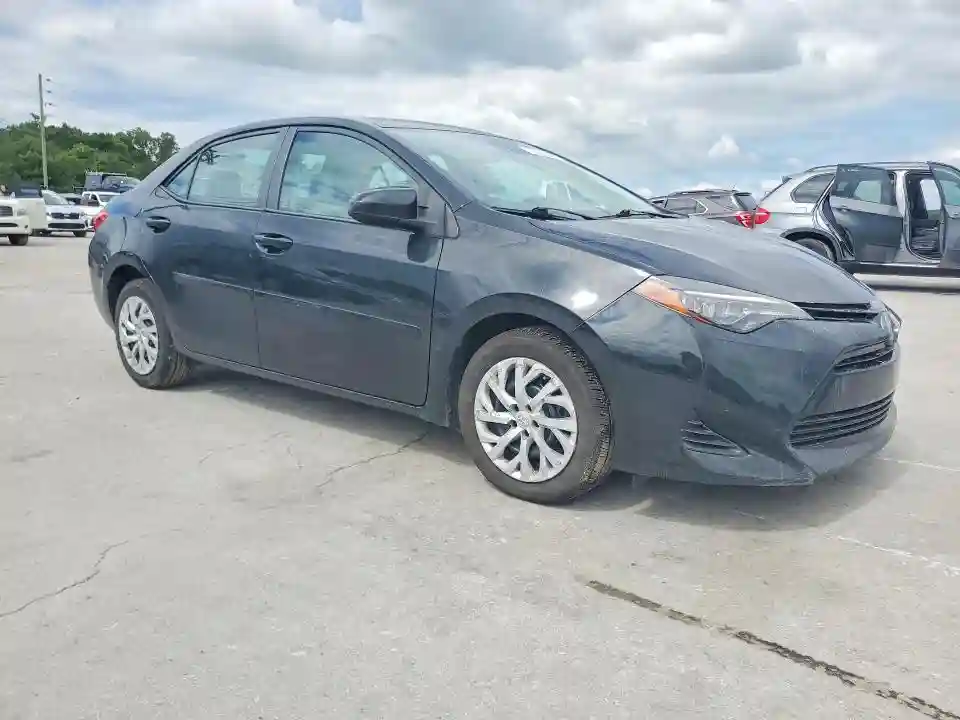 2T1BURHEXHC956895 2017 TOYOTA COROLLA-3