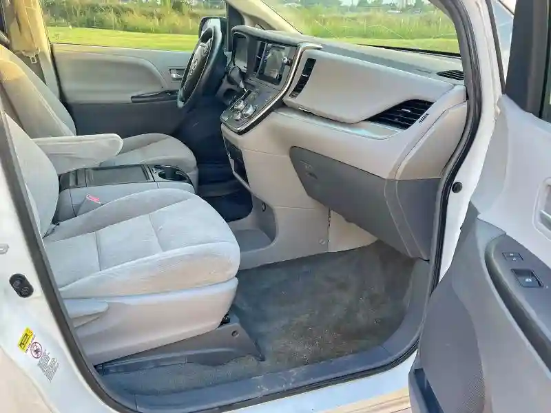5TDKK3DC3FS547083 2015 TOYOTA SIENNA-4
