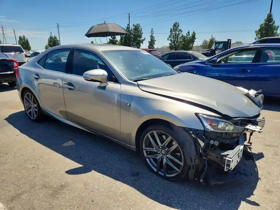 JTHBA1D27J5075403 2018 LEXUS IS-3
