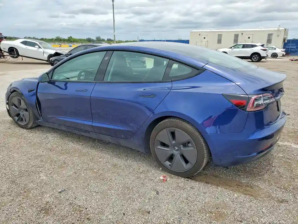 5YJ3E1EA6PF449569 2023 TESLA MODEL 3-1