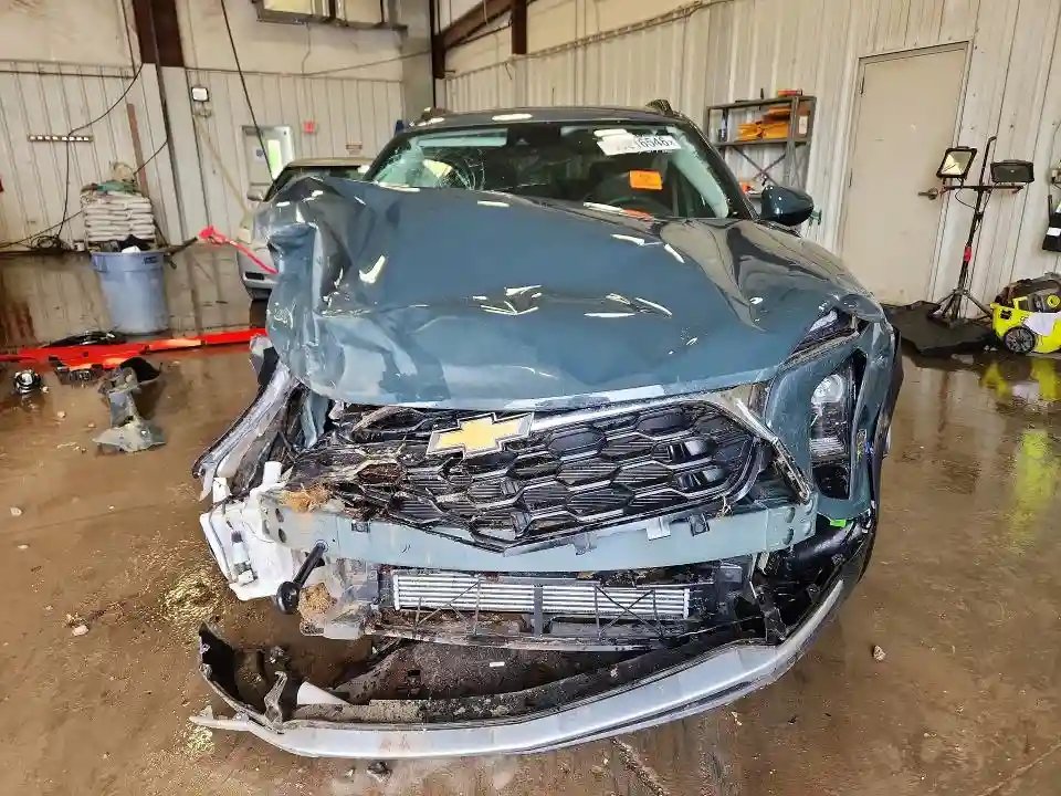 KL77LHEP1SC321828 2025 CHEVROLET TRAX-4