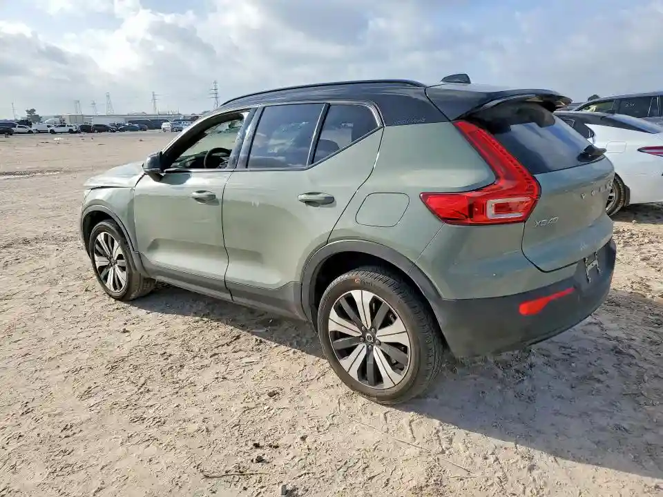 YV4ED3UL4P2100131 2023 VOLVO XC40-1