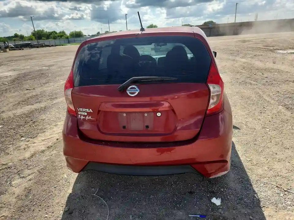 3N1CE2CP8JL369831 2018 NISSAN VERSA-5