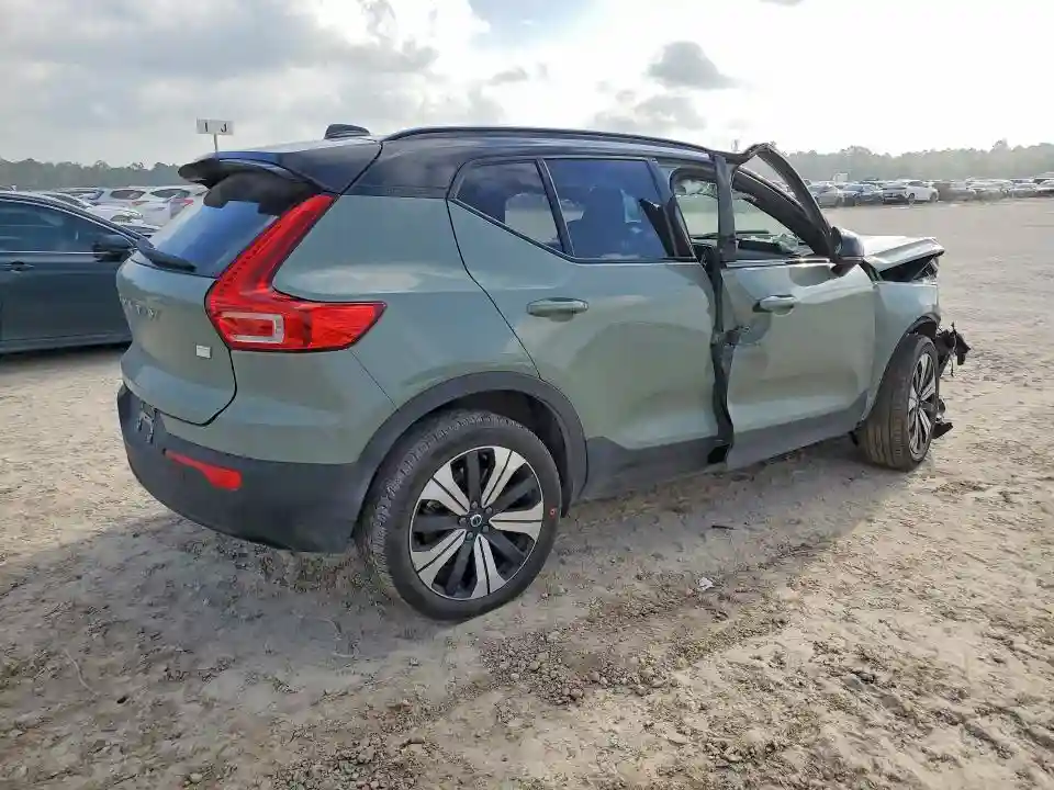 YV4ED3UL4P2100131 2023 VOLVO XC40-2
