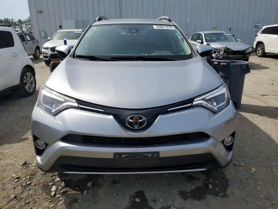 JTMDFREV5JD239269 2018 TOYOTA RAV4-4