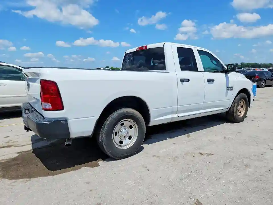 1C6RR6FT2HS825952 2017 RAM 1500-2