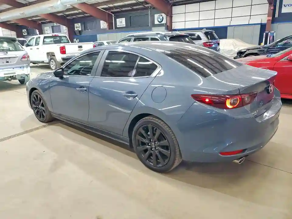 JM1BPBCM8S1775206 2025 MAZDA 3-1