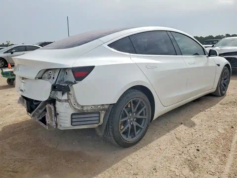 5YJ3E1EA4JF031339 2018 TESLA MODEL 3-2