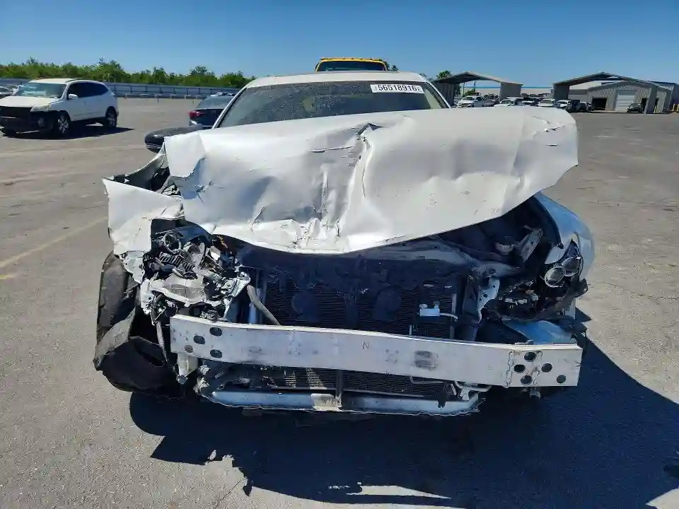 JTHBA1D22G5037134 2016 LEXUS IS-4
