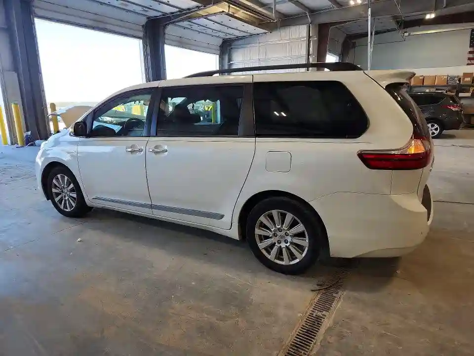 5TDDZ3DC5HS156489 2017 TOYOTA SIENNA-1