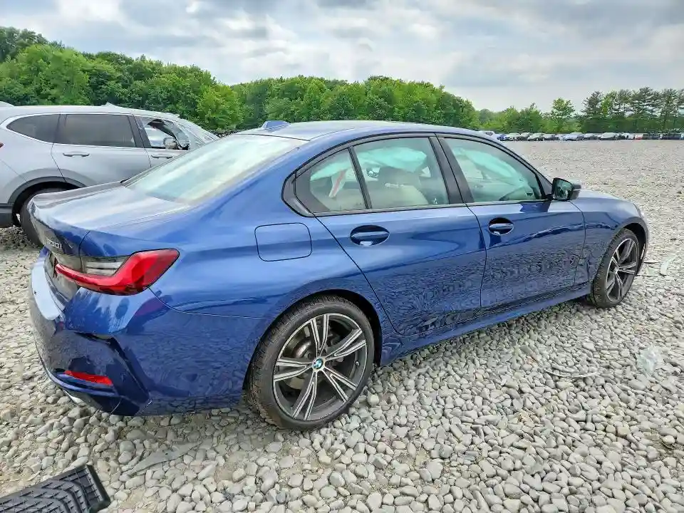 3MW89FF02P8D09310 2023 BMW 3 SERIES-2