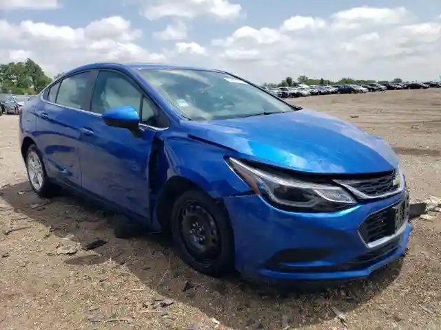 1G1BE5SM0J7158718 2018 CHEVROLET CRUZE-3