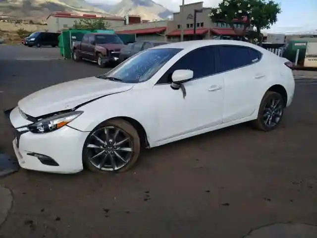 3MZBN1V39JM203256 2018 MAZDA 3-0