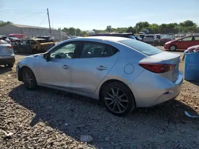 3MZBN1V33JM181075 2018 MAZDA 3-1